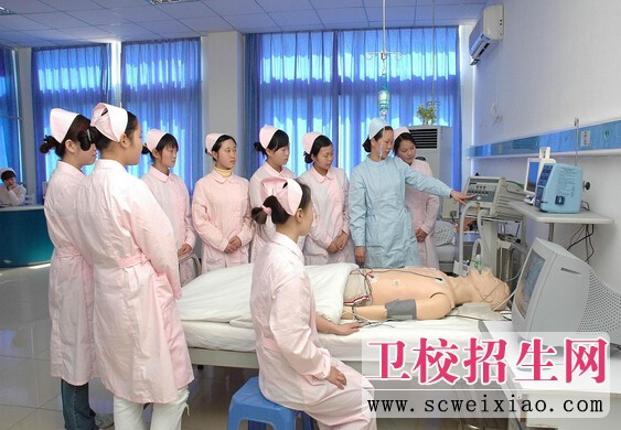三峽醫(yī)藥高等?？茖W校重癥監(jiān)護實訓室開展實訓教學