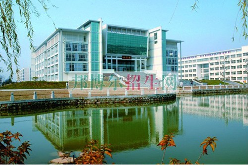 江蘇經(jīng)貿職業(yè)技術學院招生辦聯(lián)系電話