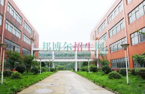 湖南中醫(yī)藥高等?？茖W校