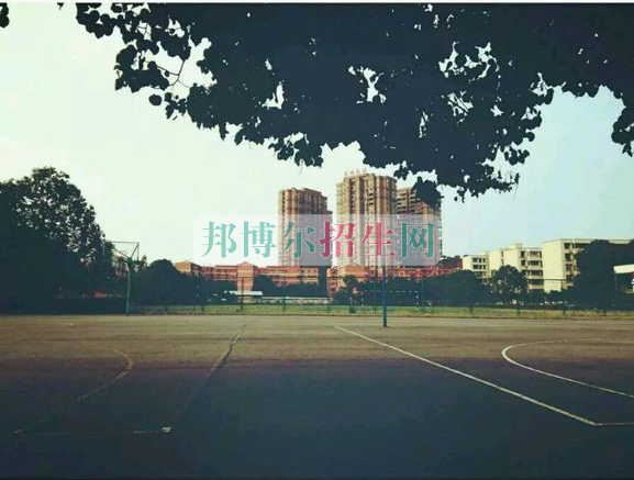 四川省信息通信學(xué)校2016年報(bào)名條件、招生對(duì)象
