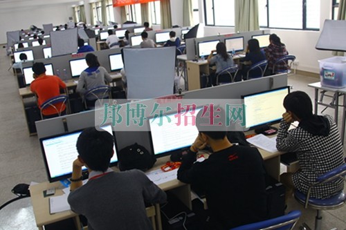 初中畢業(yè)能考計算機(jī)應(yīng)用技術(shù)嗎