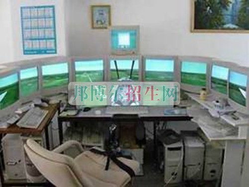 女生學計算機應用技術(shù)怎么樣