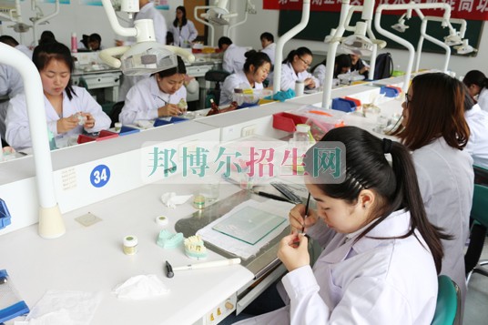 中?？谇会t(yī)學(xué)怎么考大專