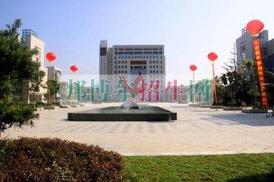 成都有幾個計算機應用技術(shù)學校