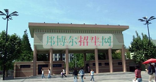 成都大專學校有應(yīng)用電子技術(shù)