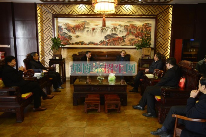 瀘州空港產(chǎn)業(yè)園區(qū)領(lǐng)導來成都機電工程學校洽談校政合作