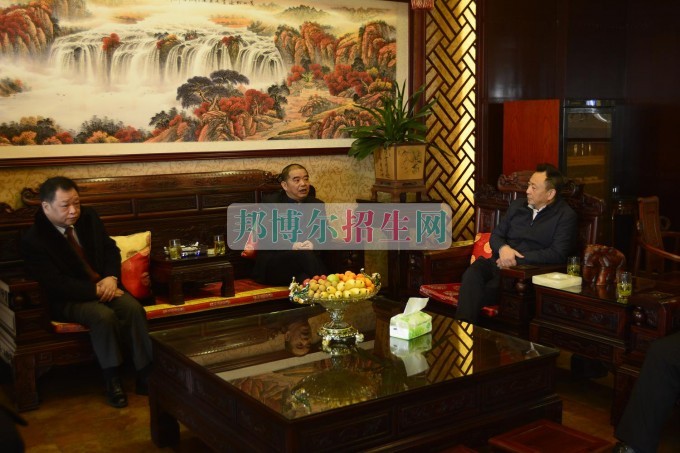 瀘州空港產(chǎn)業(yè)園區(qū)領(lǐng)導來成都機電工程學校洽談校政合作