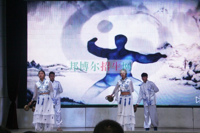 天府新區(qū)成人中等專業(yè)學(xué)校“美好新區(qū)，千年廣都”