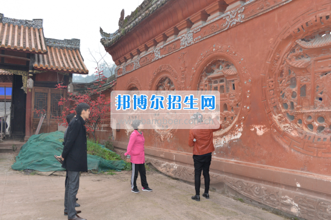 川南幼兒師范高等?？茖W(xué)校黨委書記羅慧帶隊考察孔子文化和校園文化