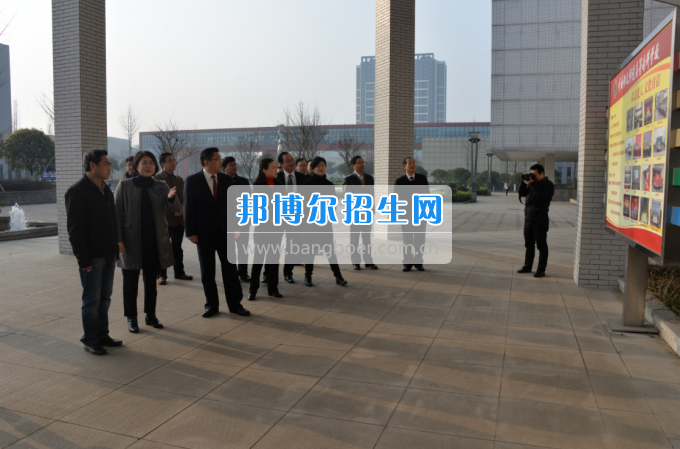 川南幼兒師范高等專科學(xué)校迎接隆昌縣創(chuàng)建第四屆省級(jí)文明城市測評(píng)組考評(píng)