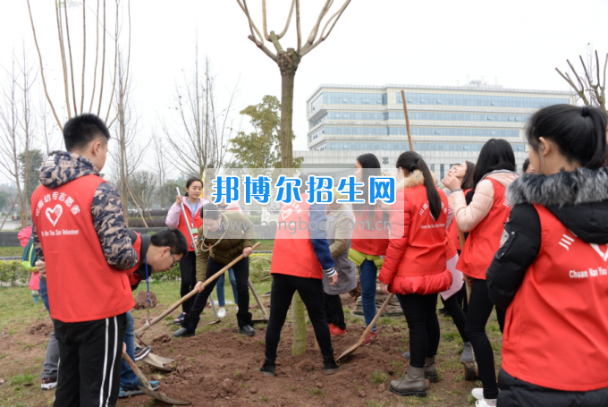 川南幼兒師范高等?？茖W(xué)校開展“感恩”主題教育活動培養(yǎng)學(xué)生良好道德品質(zhì)