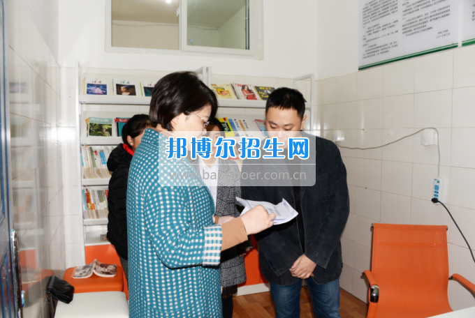 川南幼兒師范高等?？茖W(xué)校黨團(tuán)工作站、圖書漂流站在學(xué)生公寓正式運(yùn)行