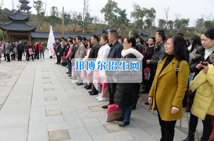 川南幼兒師范高等?？茖W校舉行慶祝國際勞動婦女節(jié)活動