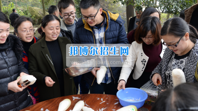 川南幼兒師范高等?？茖W校舉行慶祝國際勞動婦女節(jié)活動