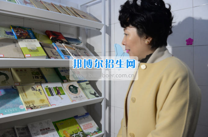 市委常委、宣傳部長潘梅到川南幼兒師范高等?？茖W校調(diào)研思想政治工作