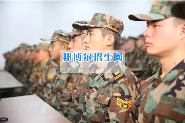 川航等5家航空公司165名安全員齊聚成都航空旅游職業(yè)學校，打造一流空中安全衛(wèi)士