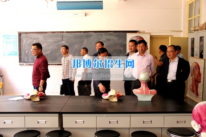 楚雄州2017年高校安全穩(wěn)定工作聯(lián)席會(huì)在楚雄醫(yī)藥高等?？茖W(xué)校召開(kāi)