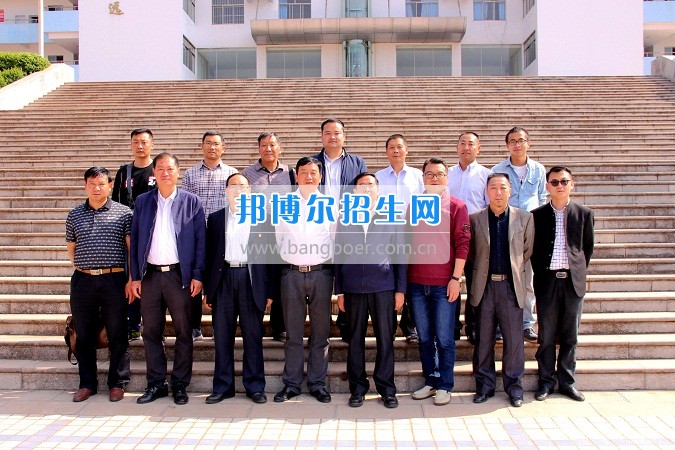 楚雄州2017年高校安全穩(wěn)定工作聯(lián)席會(huì)在楚雄醫(yī)藥高等專科學(xué)校召開(kāi)