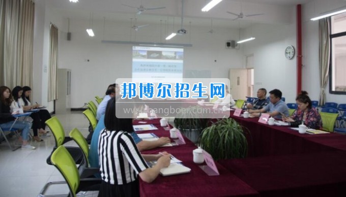 四川省一帶一路促進會會長林忠清一行來四川省經(jīng)濟管理學(xué)校參觀考察，共同商建“一帶一路國際職業(yè)教育中心”