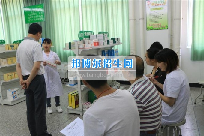 四川衛(wèi)生康復(fù)職業(yè)學(xué)院校企合辦營銷技能大賽，共促學(xué)生營銷技能提升