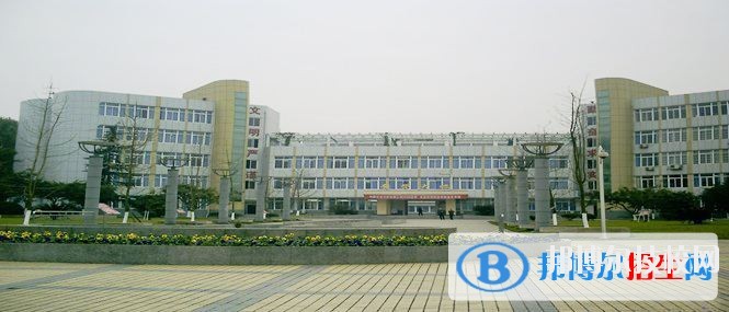 四川石油學(xué)校2019年報(bào)名條件、招生對(duì)象
