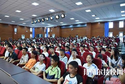 成都溫江區(qū)燎原職業(yè)技術(shù)學(xué)校2020年報(bào)名條件、招生要求、招生對(duì)象