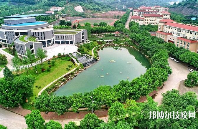 重慶女子職業(yè)高級中學(xué)2020年報名條件、招生要求、招生對象