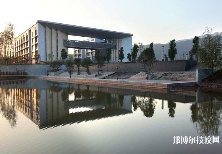 重慶農(nóng)業(yè)機(jī)械化學(xué)校怎么樣、好不好