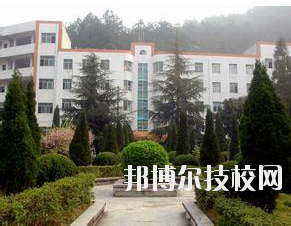 黔南民族衛(wèi)生學(xué)校2020年學(xué)費(fèi)、收費(fèi)多少