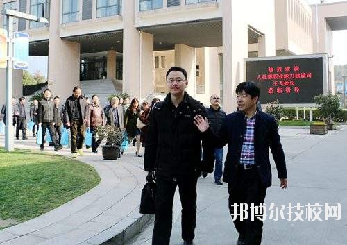 杭州技師學(xué)院2020年報名條件、招生要求、招生對象