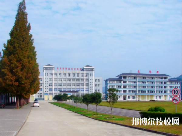 石泉縣職業(yè)教育中心2020年報名條件、招生要求、招生對象