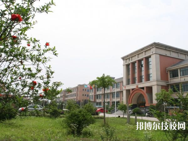 湖州市技師學(xué)院2020年招生辦聯(lián)系電話(huà)