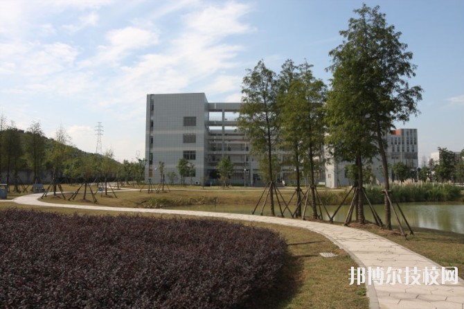 湖州中等衛(wèi)生專業(yè)學(xué)校2020年報名條件、招生要求、招生對象