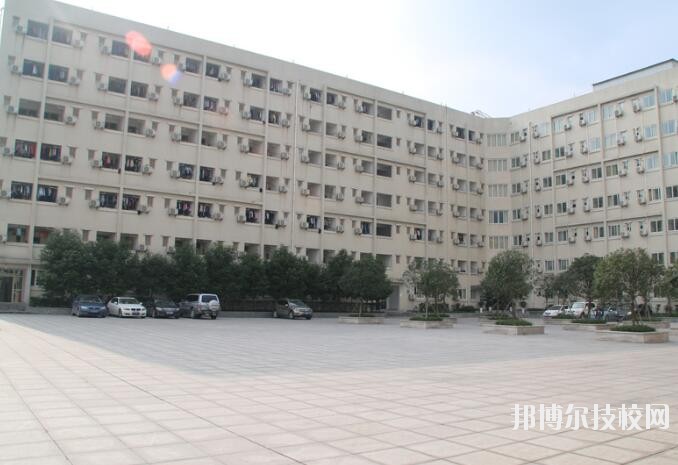 重慶礦業(yè)工程學(xué)校怎么樣、好不好