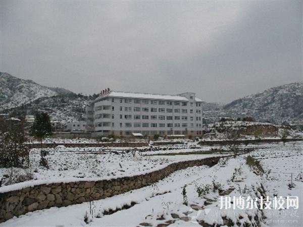 樂清市雁蕩山旅游學校2020年學費、收費多少 