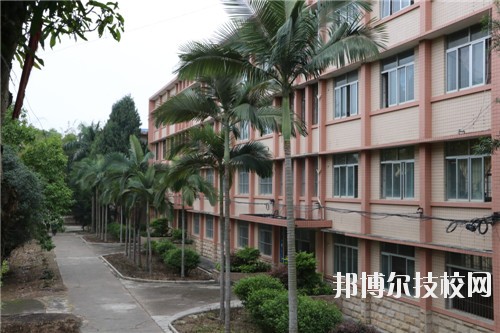 南寧工貿(mào)職業(yè)技術(shù)學(xué)校怎么樣、好不好