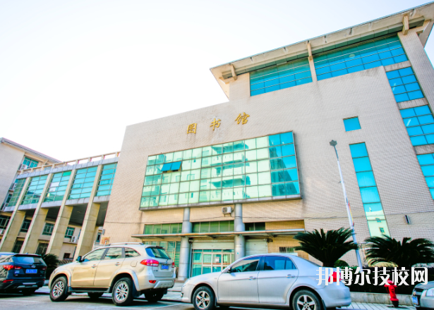 江西機械高級技工學(xué)校2020年報名條件、招生要求、招生對象
