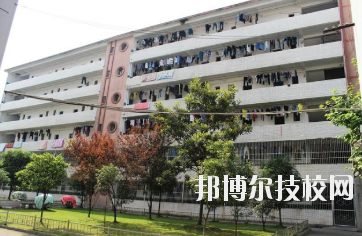 江西輕工業(yè)高級(jí)技工學(xué)校2020年報(bào)名條件、招生要求、招生對(duì)象