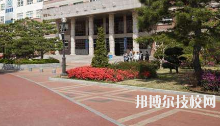 張掖市育才技工學(xué)校2020年報(bào)名條件、招生要求、招生對象