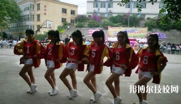 重慶醫(yī)藥科技學(xué)校2020年報(bào)名條件、招生要求、招生對象