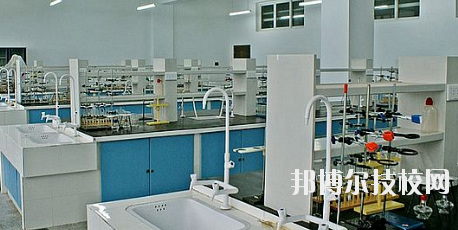甘肅石化技師學(xué)院2020年報名條件、招生要求、招生對象