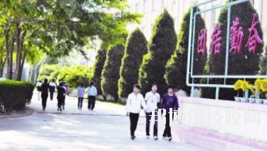 甘肅省商業(yè)學(xué)校2020年報名條件、招生要求、招生對象