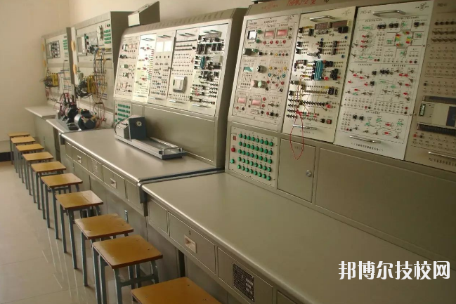 宜春工業(yè)學(xué)校2020年報(bào)名條件、招生要求、招生對象 