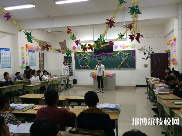眉山市技工學(xué)校2020年報(bào)名條件、招生要求、招生對(duì)象