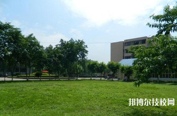 成都廣播電視中等專業(yè)學(xué)校2020年報(bào)名條件、招生要求、招生對(duì)象