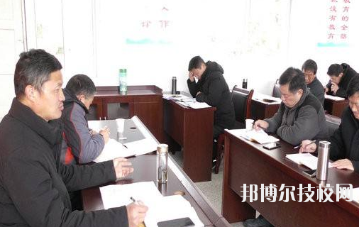 臨安市中等職業(yè)技術學校2020年報名條件、招生要求、招生對象