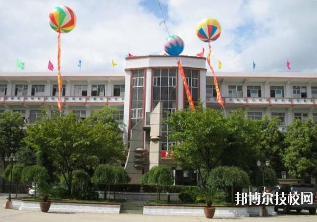 畢節(jié)財(cái)貿(mào)學(xué)校2020年報(bào)名條件、招生要求、招生對(duì)象