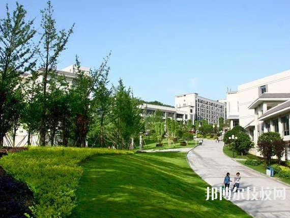 重慶第二交通技工學(xué)校2020年報名條件、招生要求、招生對象