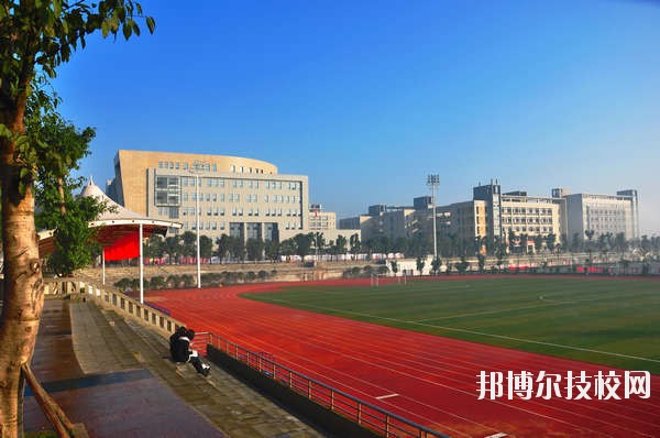 廣州從化高級技工學(xué)校2020年報名條件、招生要求、招生對象