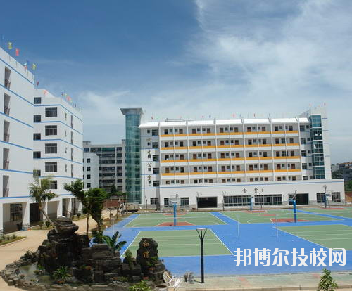 重慶萬(wàn)州三峽服裝藝術(shù)學(xué)校2020年報(bào)名條件、招生要求、招生對(duì)象